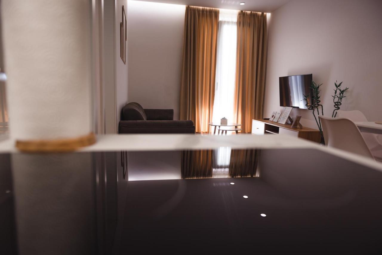 Tam Skanderbeg Square City Center Apartment No4 ティラナ エクステリア 写真